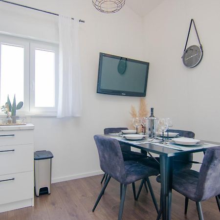 Apartments Aki Malinska Zewnętrze zdjęcie